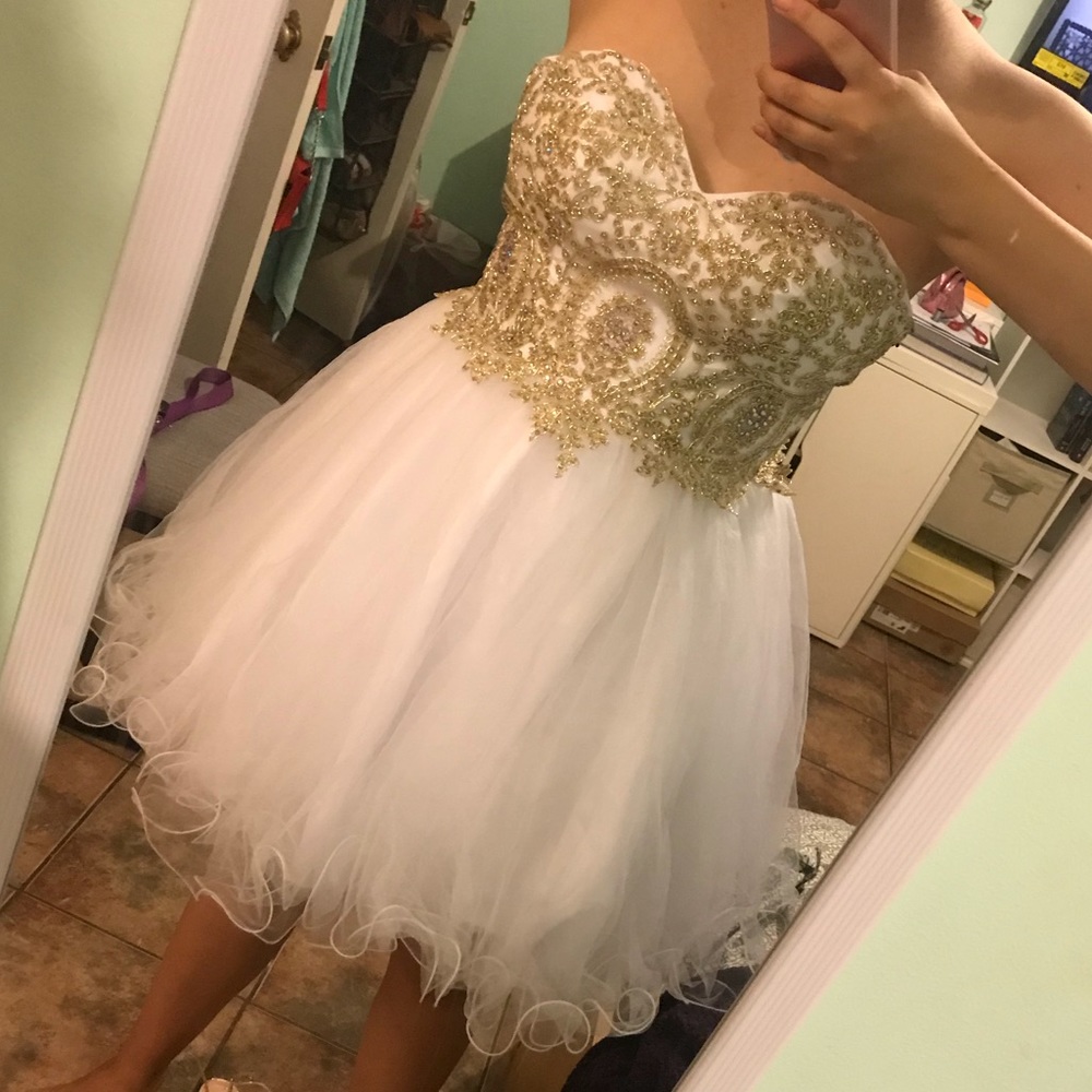 Dress - Picture 3 of 4